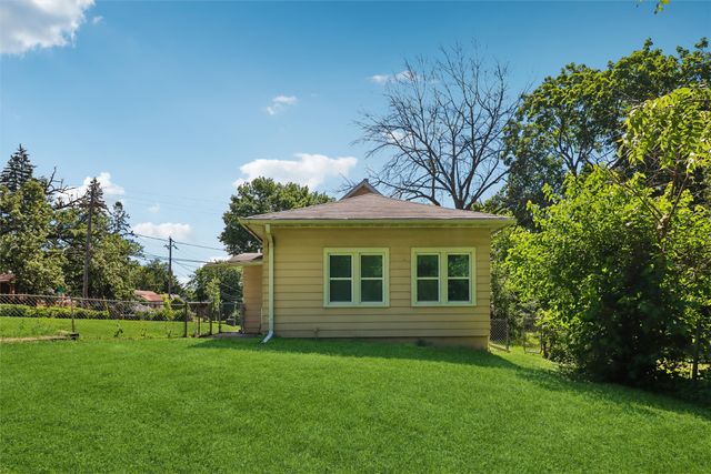 2202 S Union Street, Des Moines, IA 50315
