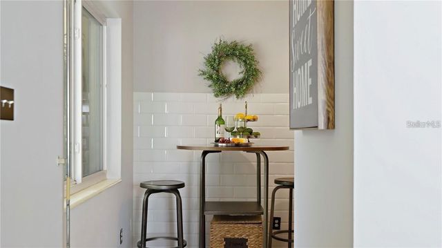 325 42ND AVENUE N, St Petersburg, FL 33703