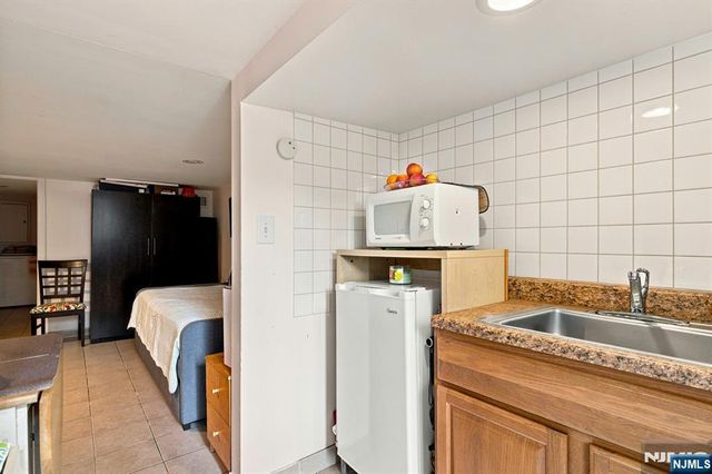 67 Marne Street, Newark, NJ 07105