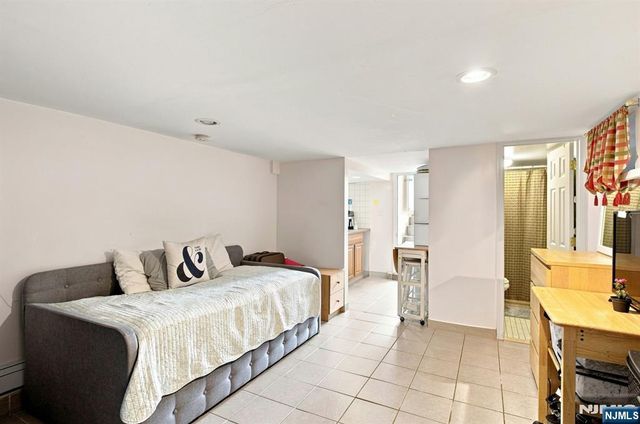 67 Marne Street, Newark, NJ 07105