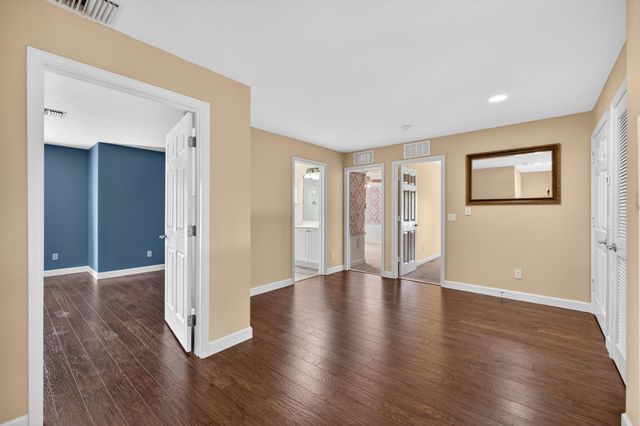 461 SE Pine Road, Port St. Lucie, Port St Lucie, FL 34984