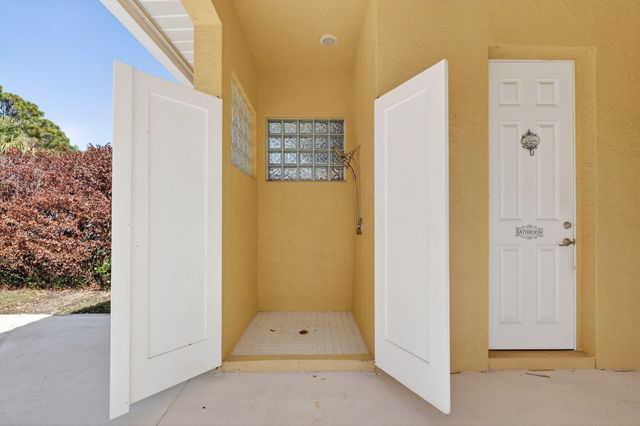 461 SE Pine Road, Port St. Lucie, Port St Lucie, FL 34984