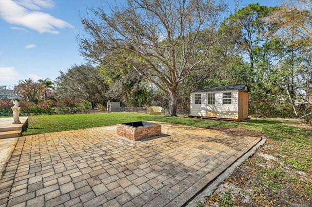 461 SE Pine Road, Port St. Lucie, Port St Lucie, FL 34984