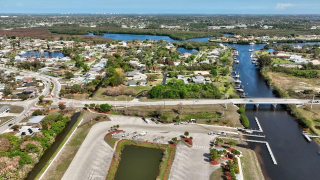 461 SE Pine Road, Port St. Lucie, Port St Lucie, FL 34984