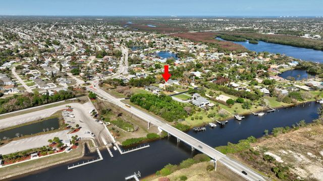 461 SE Pine Road, Port St. Lucie, Port St Lucie, FL 34984