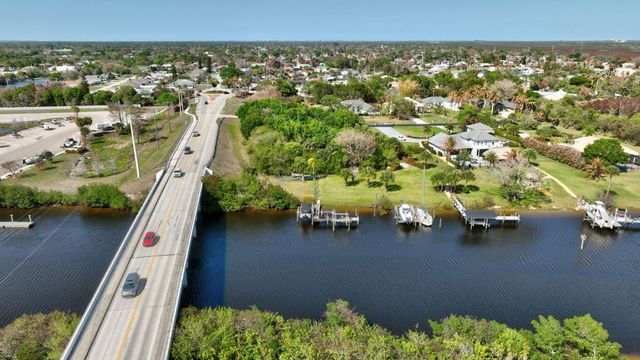 461 SE Pine Road, Port St. Lucie, Port St Lucie, FL 34984