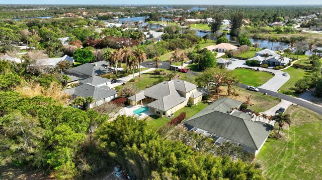 461 SE Pine Road, Port St. Lucie, Port St Lucie, FL 34984