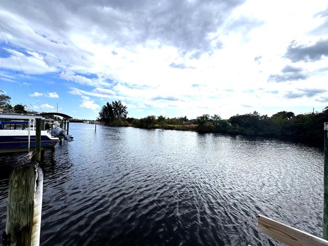 461 SE Pine Road, Port St. Lucie, Port St Lucie, FL 34984