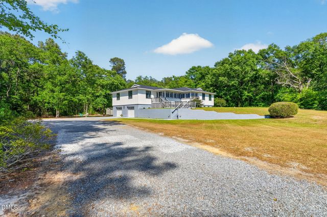 5363 Scottie Godwin Road, Wade, NC 28395
