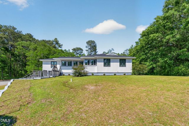 5363 Scottie Godwin Road, Wade, NC 28395