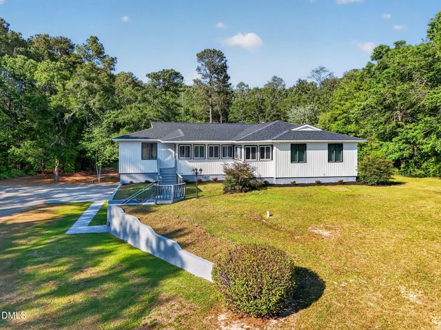 5363 Scottie Godwin Road, Wade, NC 28395