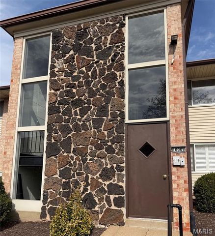 10005 Sakura Drive D, St Louis, MO 63128
