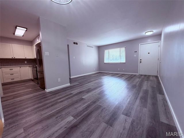 10005 Sakura Drive D, St Louis, MO 63128