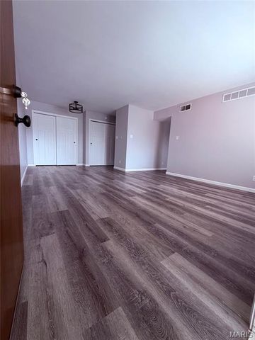 10005 Sakura Drive D, St Louis, MO 63128