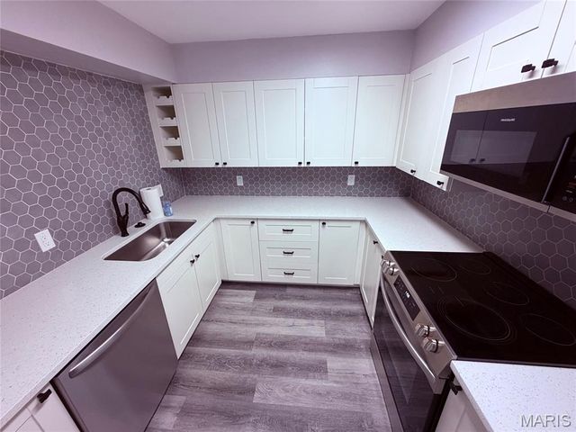 10005 Sakura Drive D, St Louis, MO 63128