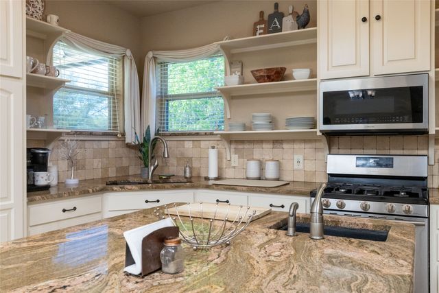 131 Lakeview Drive, Runaway Bay, TX 76426