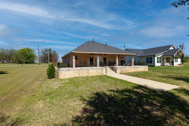 131 Lakeview Drive, Runaway Bay, TX 76426
