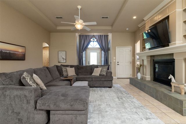 131 Lakeview Drive, Runaway Bay, TX 76426