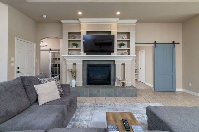 131 Lakeview Drive, Runaway Bay, TX 76426