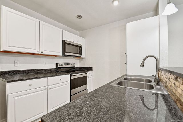 5623 Fountainwood, San Antonio, TX 78233