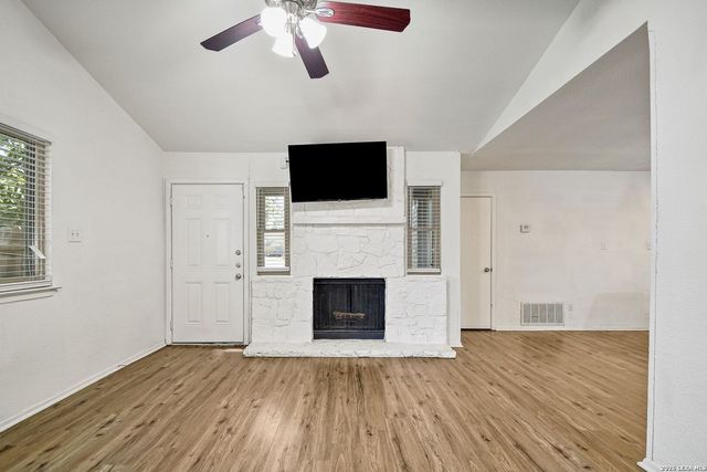 5623 Fountainwood, San Antonio, TX 78233