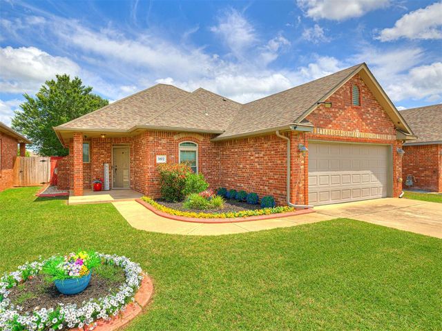 3812 New London Avenue, Moore, OK 73160
