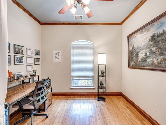 3812 New London Avenue, Moore, OK 73160