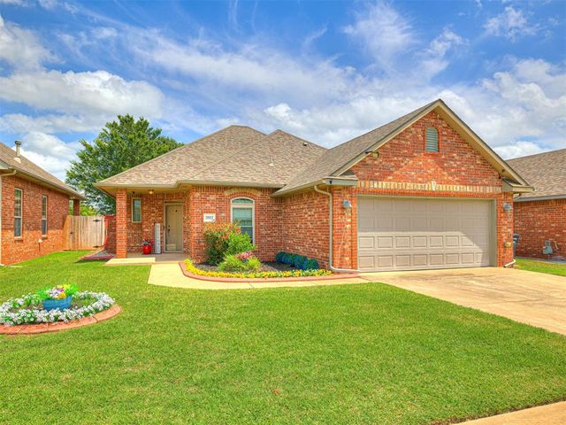 3812 New London Avenue, Moore, OK 73160
