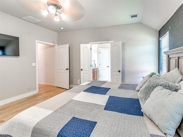 3812 New London Avenue, Moore, OK 73160