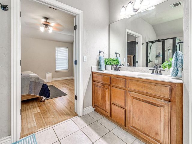 3812 New London Avenue, Moore, OK 73160