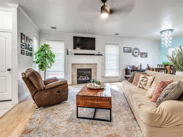 3812 New London Avenue, Moore, OK 73160