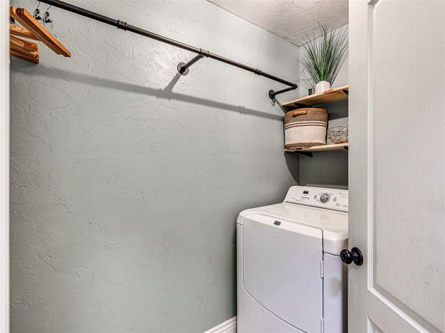 3812 New London Avenue, Moore, OK 73160