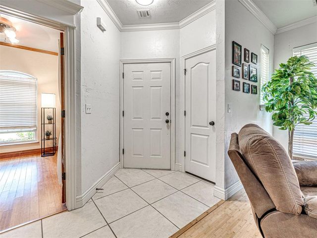 3812 New London Avenue, Moore, OK 73160
