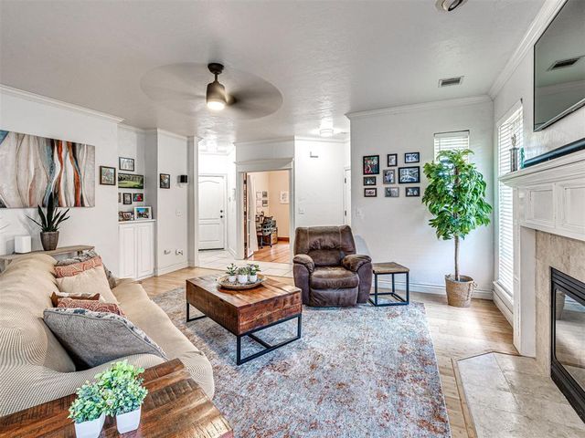 3812 New London Avenue, Moore, OK 73160