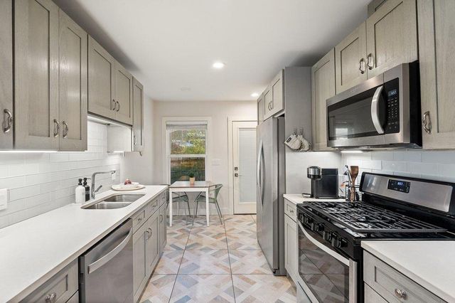 2702 Crest Ave 1, Austin, TX 78702