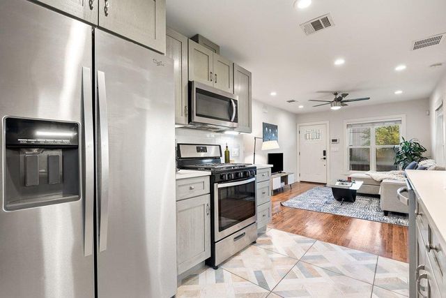 2702 Crest Ave 1, Austin, TX 78702