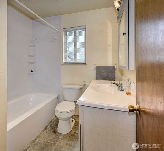 2707 18th Street, Everett, WA 98201