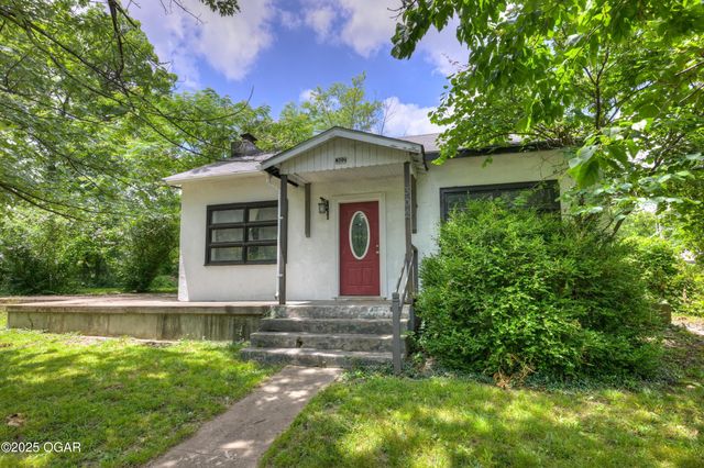 302 S Florida Avenue, Joplin, MO 64801