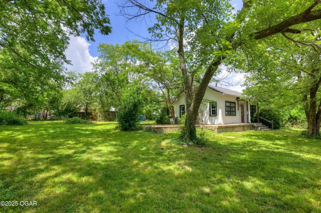 302 S Florida Avenue, Joplin, MO 64801