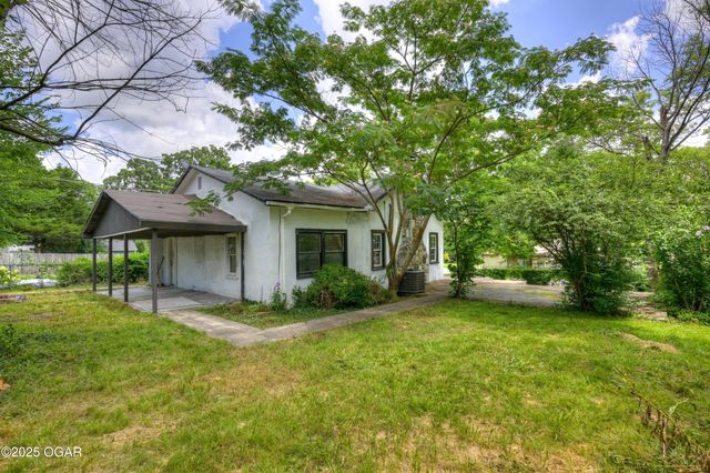 302 S Florida Avenue, Joplin, MO 64801