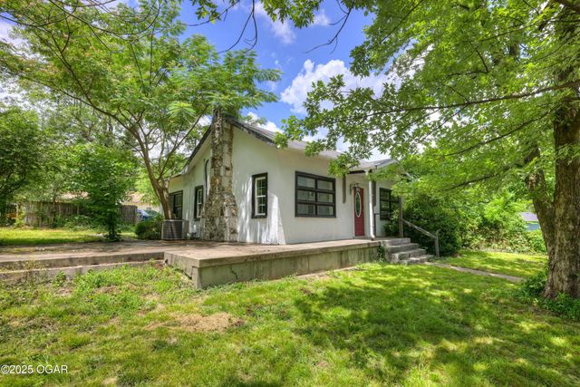 302 S Florida Avenue, Joplin, MO 64801