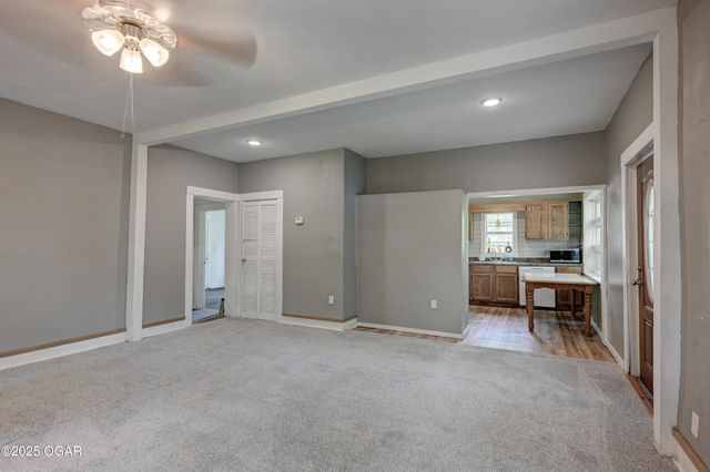 302 S Florida Avenue, Joplin, MO 64801