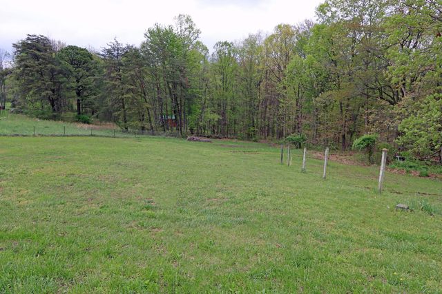 1011 Lee Hollow Road, Chillicothe, OH 45601