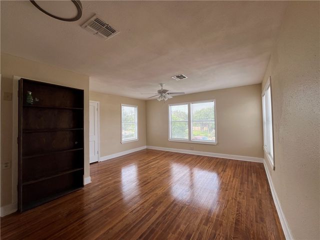 3412 Denver Ave C, Corpus Christi, TX 78411