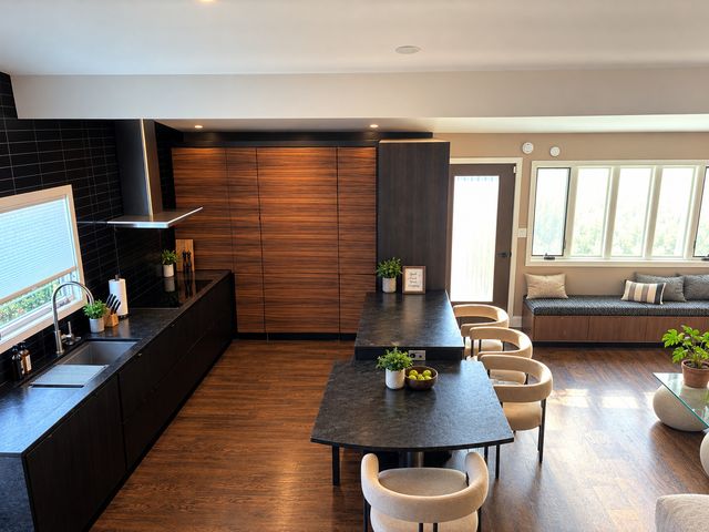 5925 S Natoma Avenue, Chicago, IL 60638