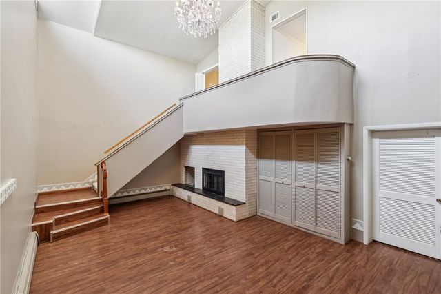 625 Rich Dr, Hickory Twp, PA 16101