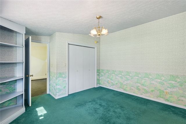 625 Rich Dr, Hickory Twp, PA 16101