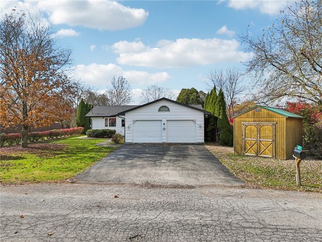 625 Rich Dr, Hickory Twp, PA 16101
