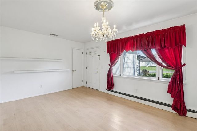 625 Rich Dr, Hickory Twp, PA 16101