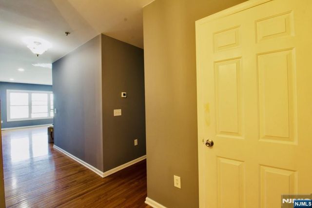 340 The Promenade, Edgewater, NJ 07020